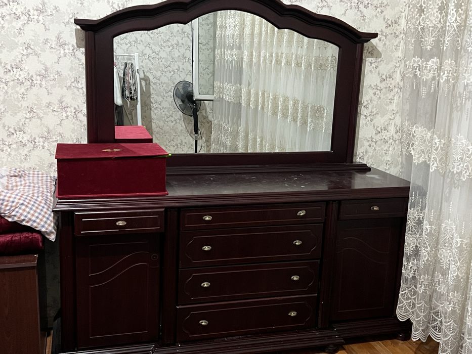 Oynali komod sifati yaxwi holatda