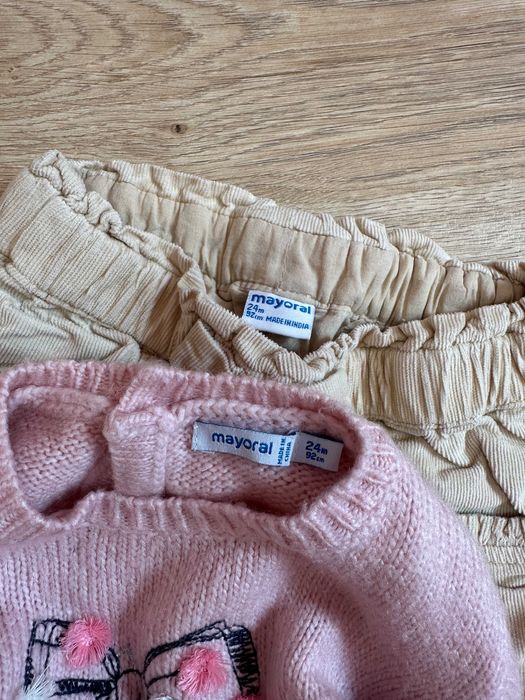 Комплект от пуловер и панталон на Mayoral, размер 24М/92см