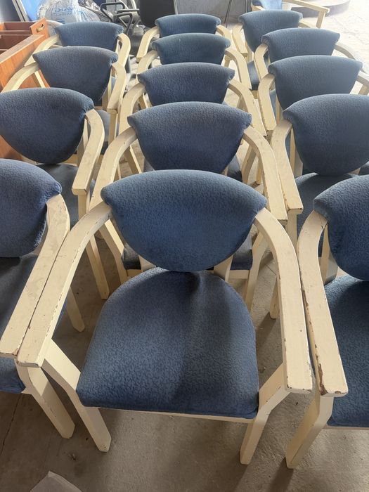 Продам стулья срочно