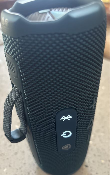 Колонка новая JBL