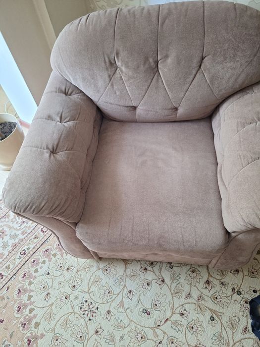 Продам мягкую мебель  тройка