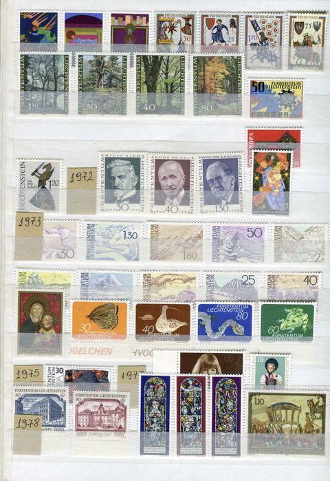 Албум SG A4 с 450 чисти марки (MNH) Сан Марино, Люксембург, Лихтенщайн