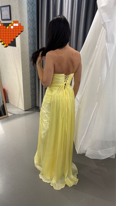 Rochie elegantă galben pastel de vânzare