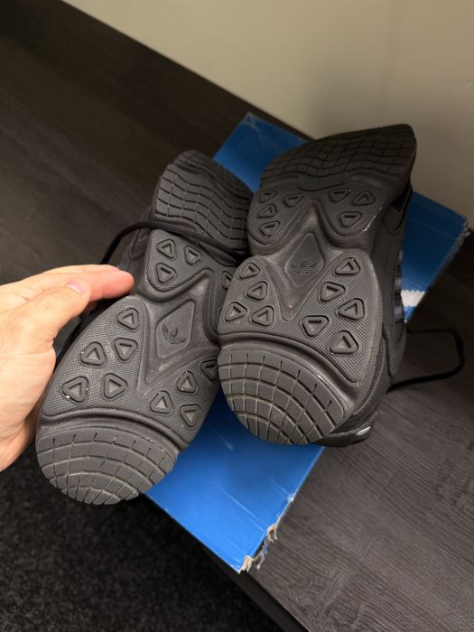 Кроссовки adidas Ozweego