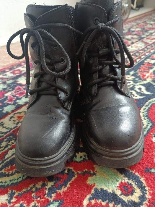 Продам зимний детский обувь