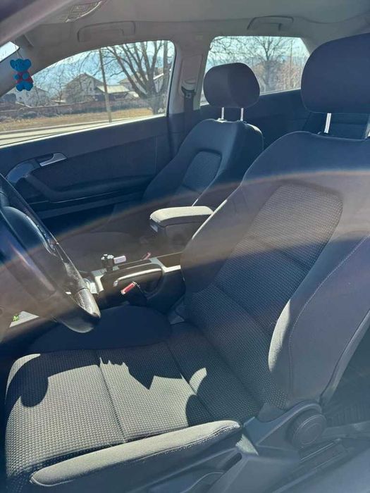 Лек автомобил Audi A3