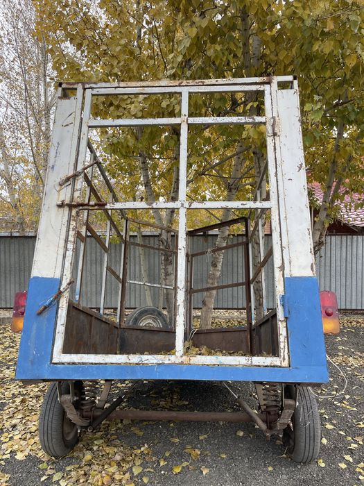 Прицеп коневозка