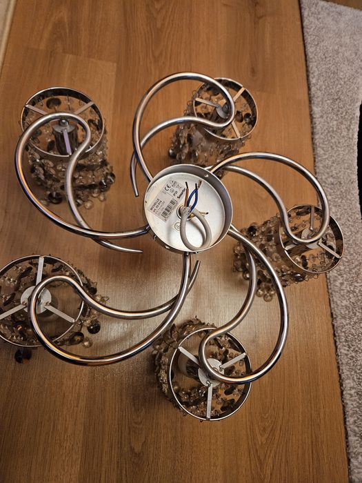 Plafoniera de tip lustra