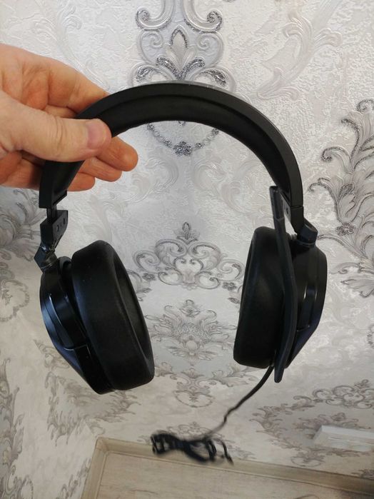 наушники  corsair hs55