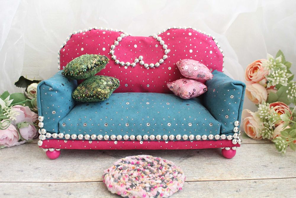 Продам кукольный диван