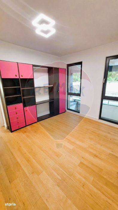 Apartament cu 4 camere de închiriat- Piata Constitutiei