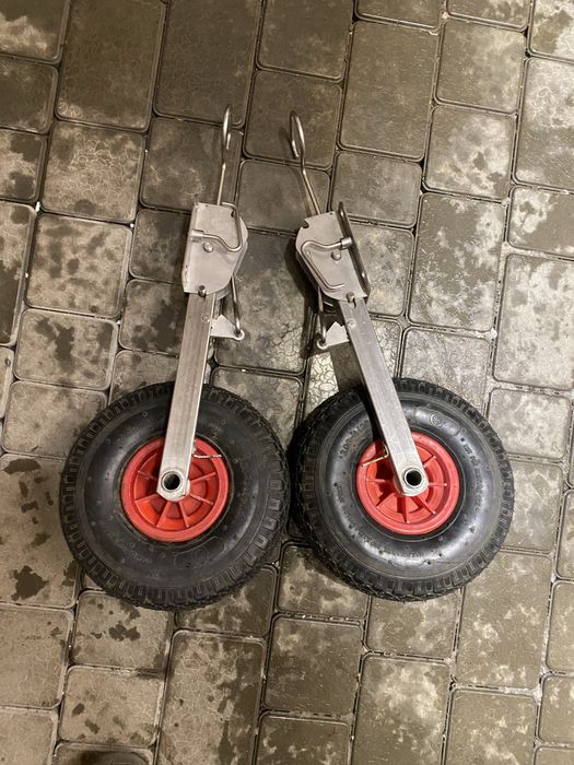 Продам колеса для лодки