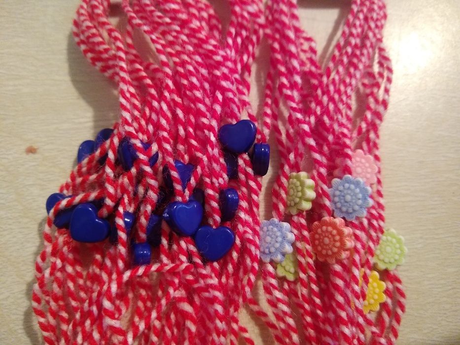 РАЗПРОДАЖБА Мартеници на снопчета (вързалки, връзки) -на едро и дребно