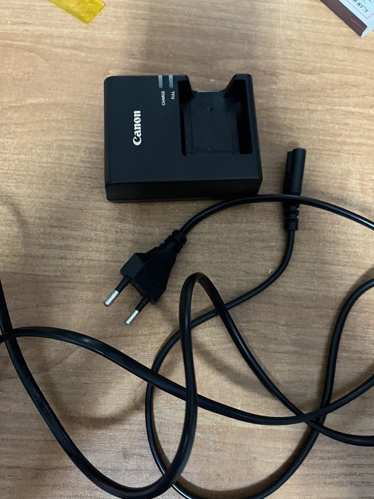 Canon 1100 D Отличном состояние