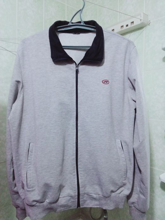 Продам мужские кофты и толстовки