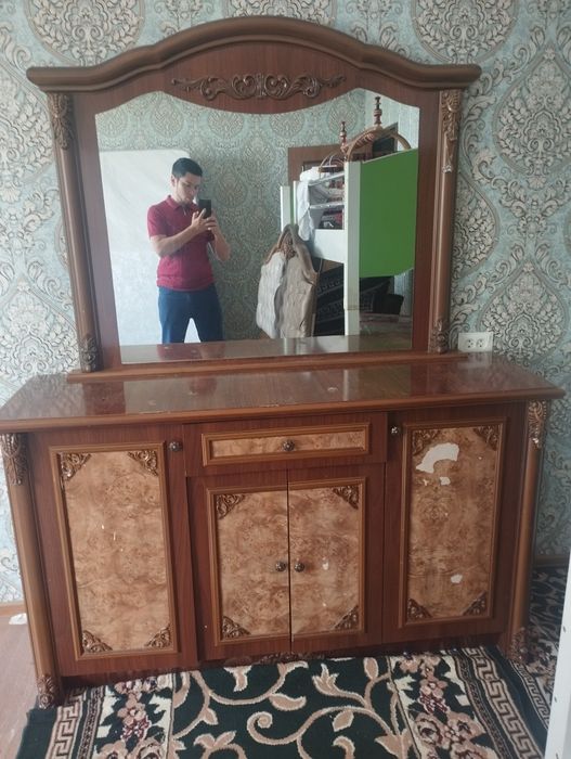 Mebel sotiladi but butun