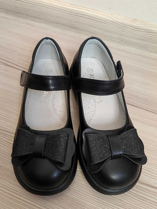 Pantofi fetite cu fundite, marimea 31