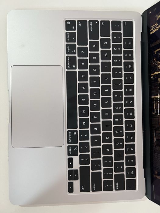 MacBook air M3 2024, 8gb, 256gb