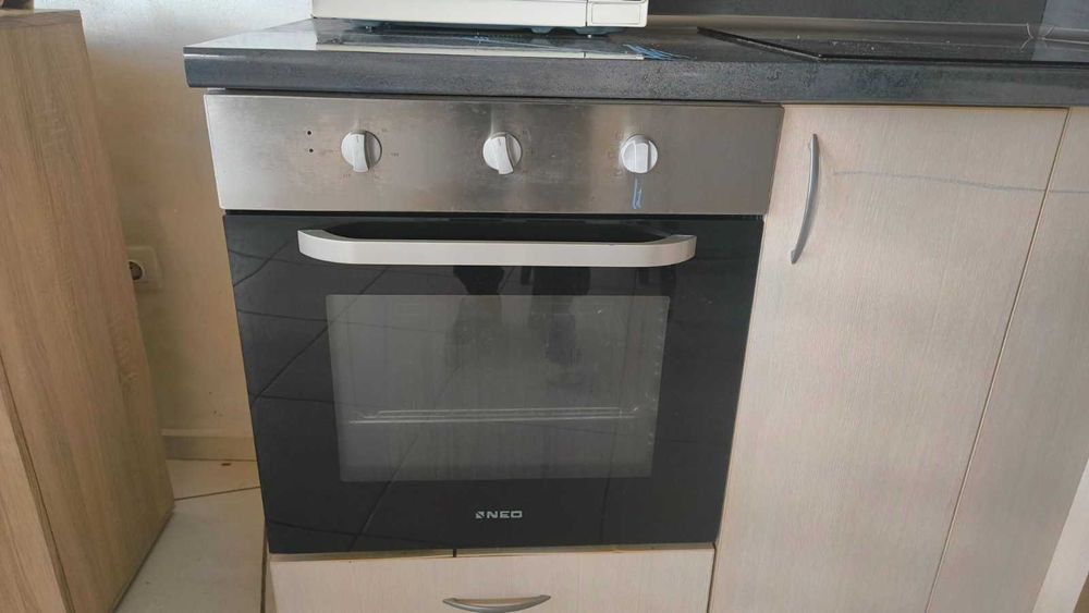 Фурна за вграждане и стъклокерамичен котлони