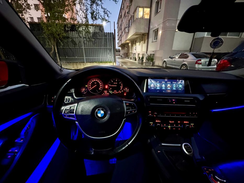 BMW F10 520d Pachet M, Navigatie, Lumini Ambientale, Camera, km reali