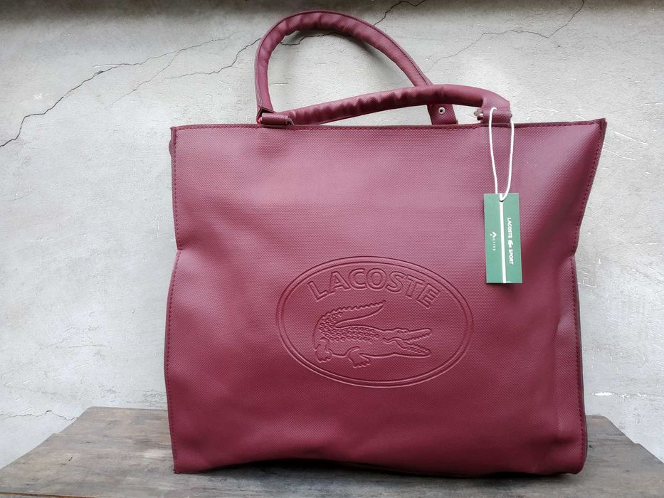 Разпродажба. Чисто нови дамски чанти / раници! Lacoste / CHANNEL