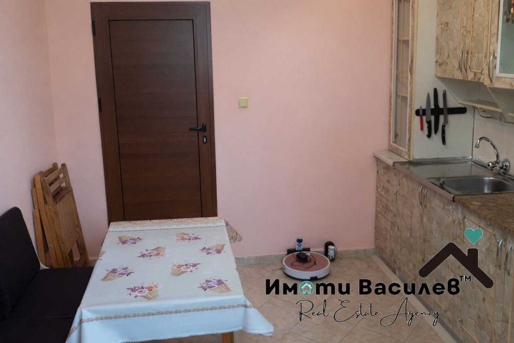 Продава се Тристаен апартамент в София, Център - 76 кв.м за 1467 €/кв.м - Снимка #1