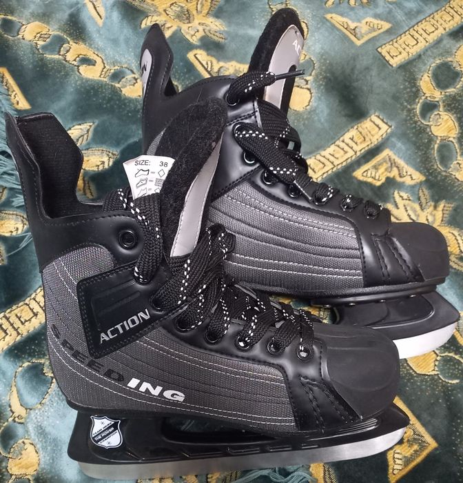 Продам коньки размер 38