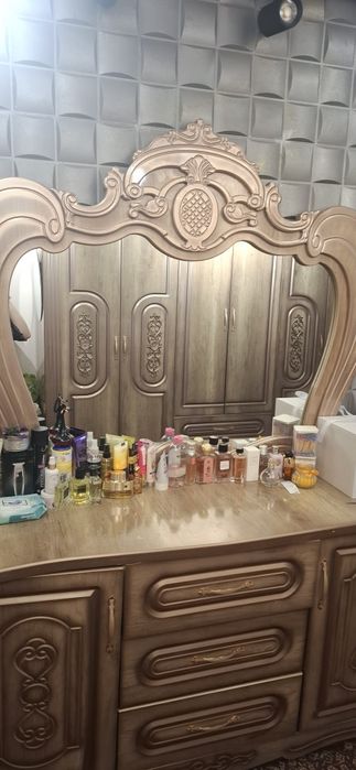 Спальный гарнитур сотилади