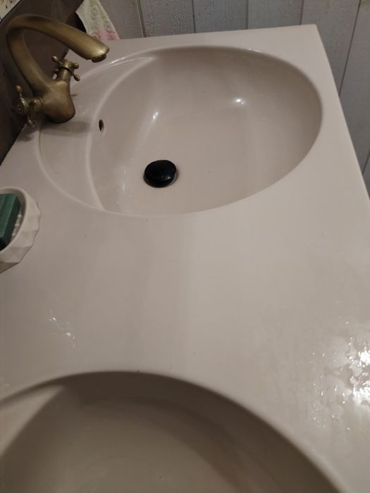 Chiuvetă dubla baie cu baterii  incluse!