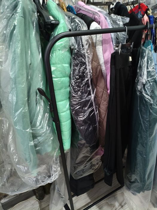 Вешалка напольная металлическая