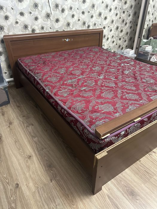 Кровать 200х160 с матрасом