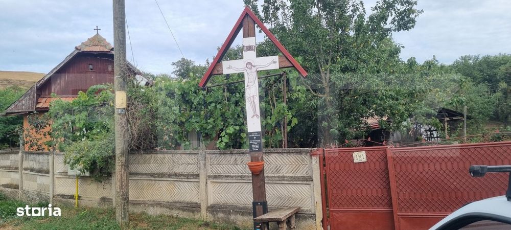 Casa cu doua corpuri