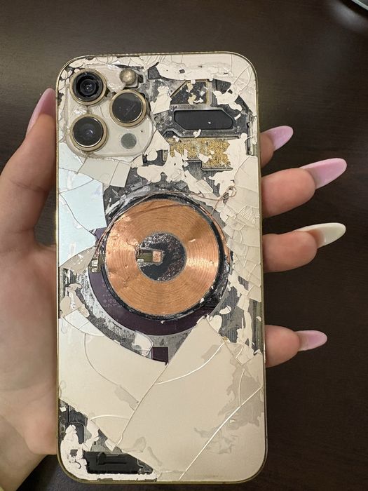 Iphone 12 pro max gold