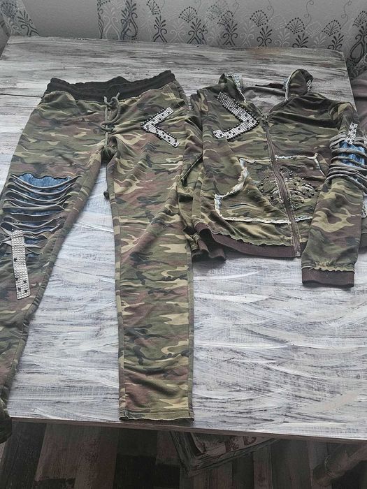 Спортни комплекти и тениски р-р М