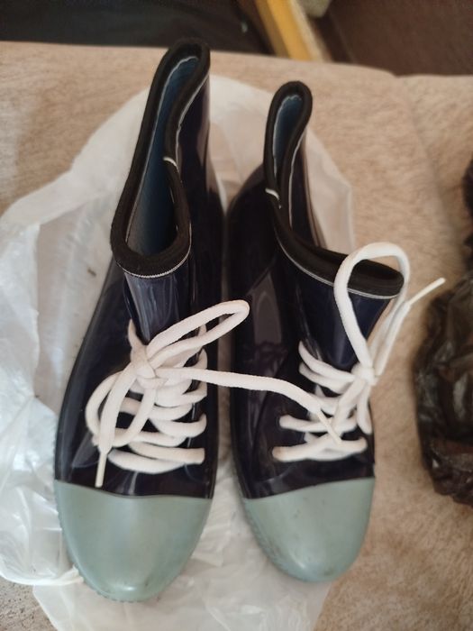 Продам женские вещи духи обувь детские вещи для мальчика и девочки