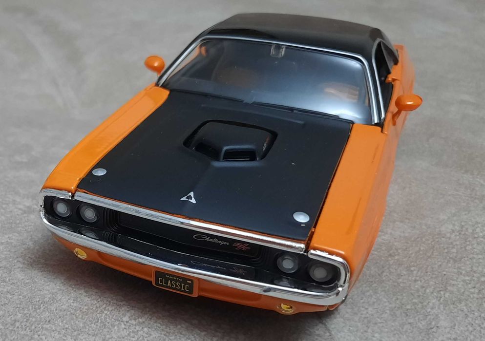 Машинка модель коллекционная