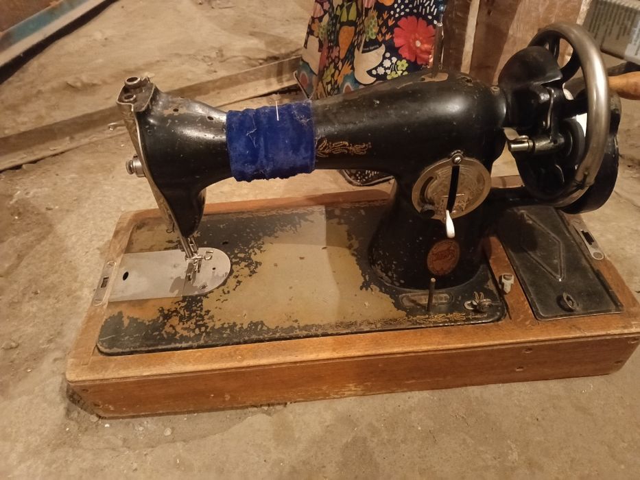 Швейная машинка ручная