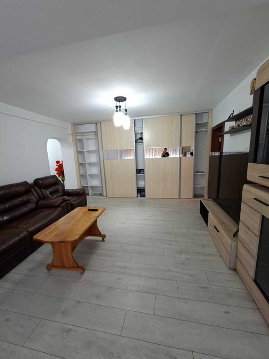 inchiriez apartament 2 camere zona VIVO CONSTANTA