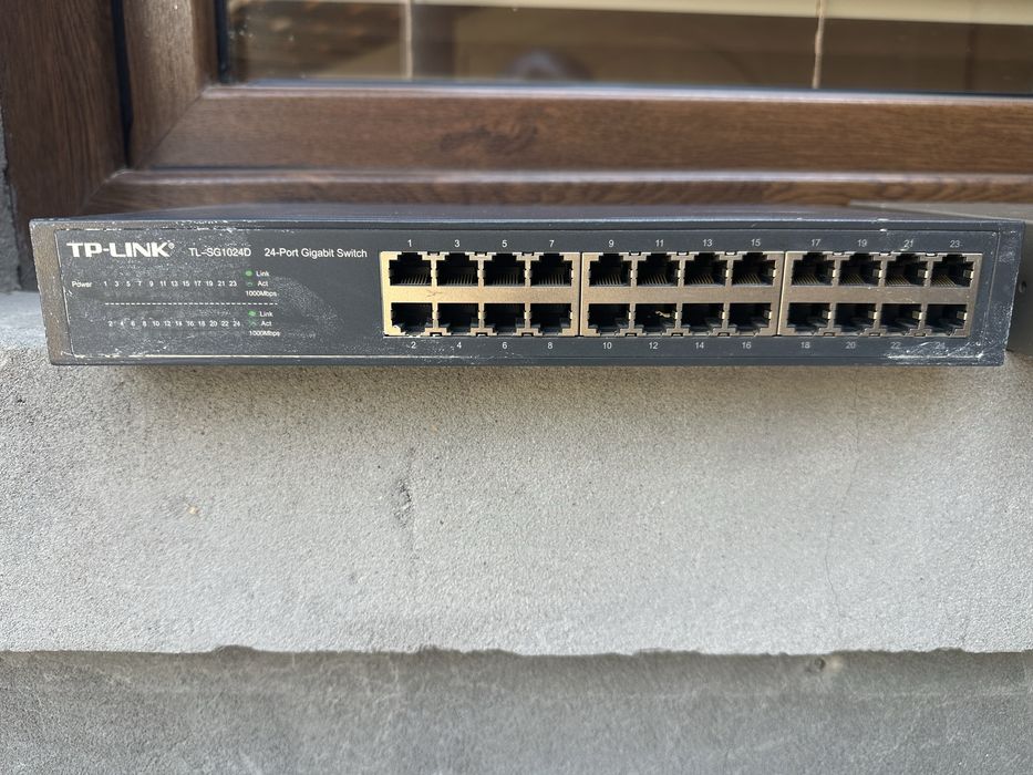 Продаётся SVICH Хаб 24 порт 1024 gb