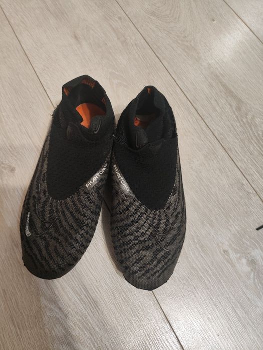 Продам бутсы и сороконожки