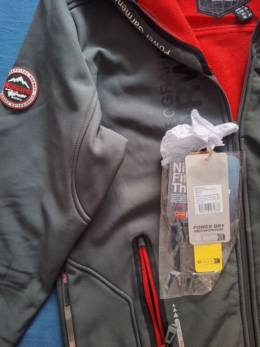 Geacă Geographical Norway L softshell, Nouă