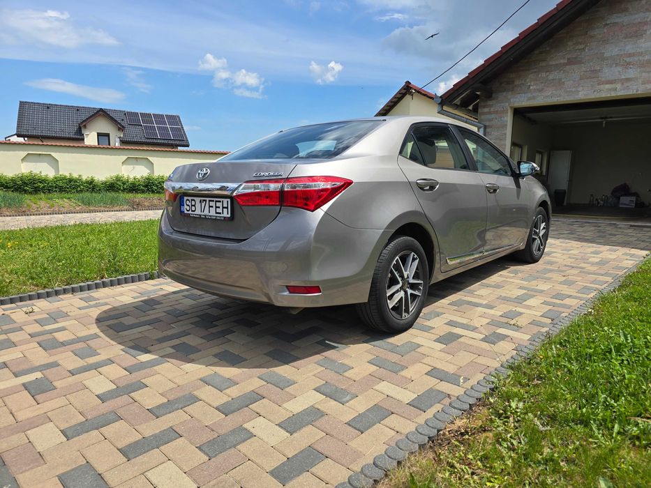 Toyota Corolla, fabricatie 2015, motor 1.6 benzină 132 CP, cutie automată