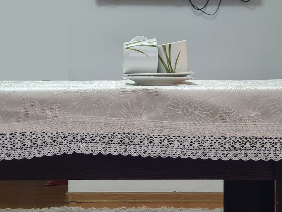 Продам новые текстильные скатерти