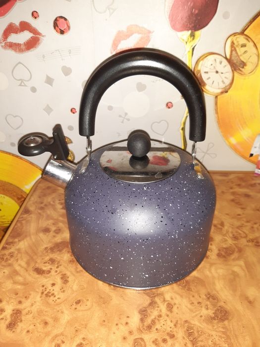 Чайник новый продам