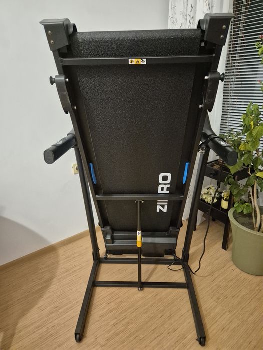 Бягаща пътека ZIPRO Tekno