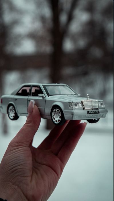 Продам модельки машин Мерседес