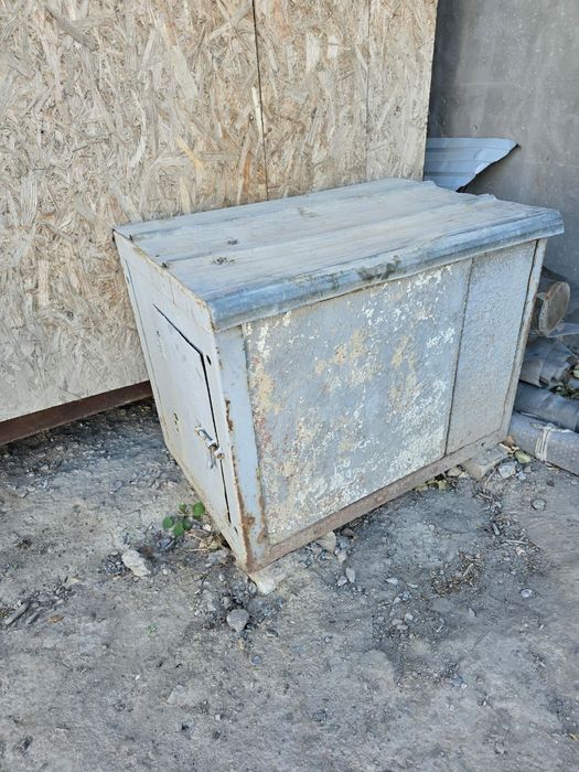 Продам собачью будку