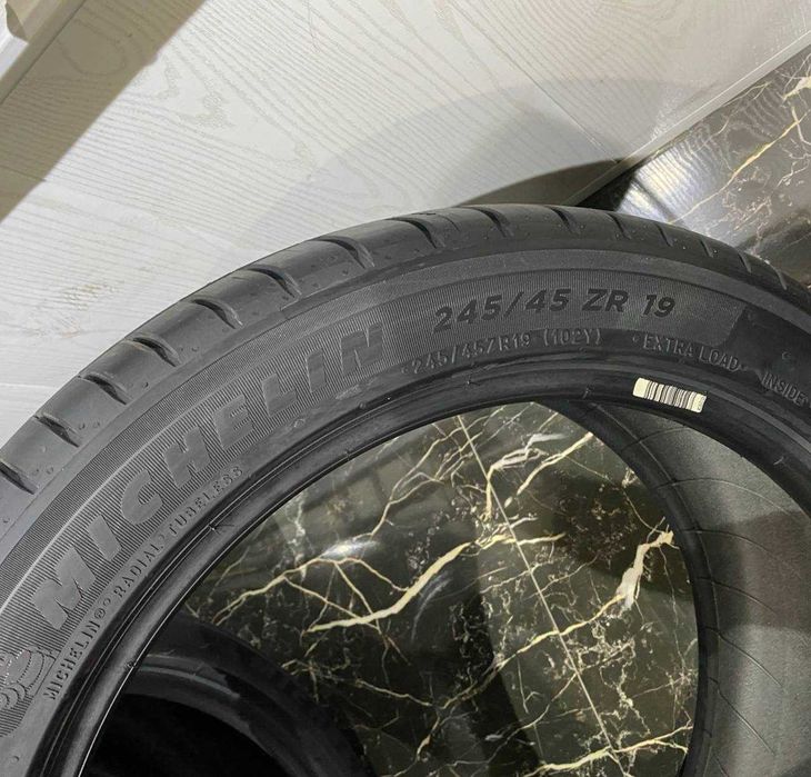 Michelin Pilot Sport 5 245/45 ZR19