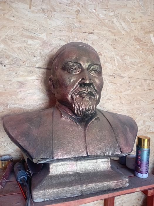Бюст Абая. Авторская работа
