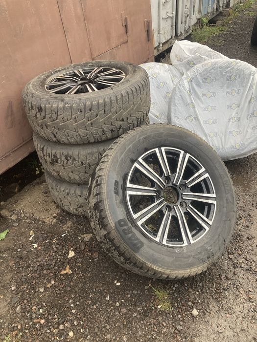 Комплект колес диски с зимними шинами Тойота Лэнд Крузер200 285/60 R18